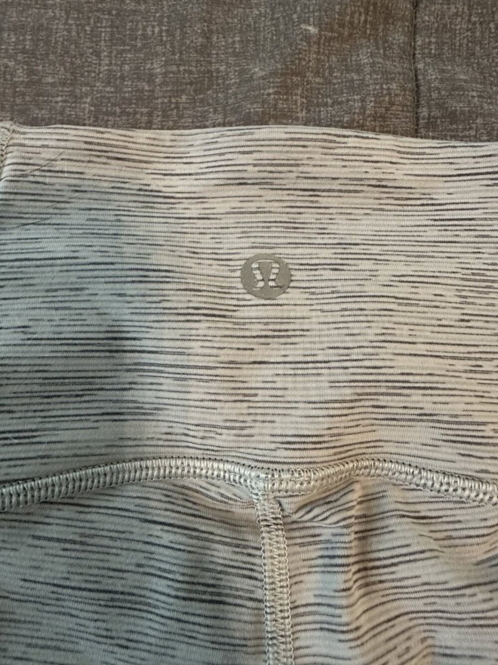Lululemon SoulCycle Gray Space Dye Crop Womens Leggings 8 Skull Heart Yoga Capri - Picture 3 of 7